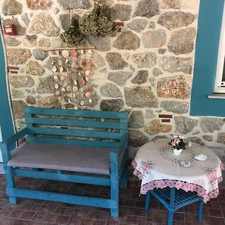 Mary Popi Aparthotel *