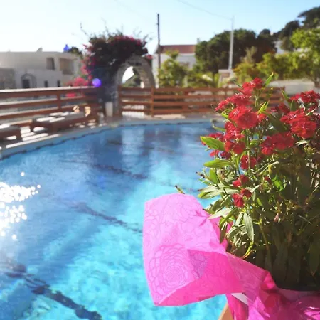 Mary Popi Aparthotel 3*