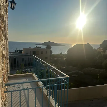 Mary Popi Aparthotel