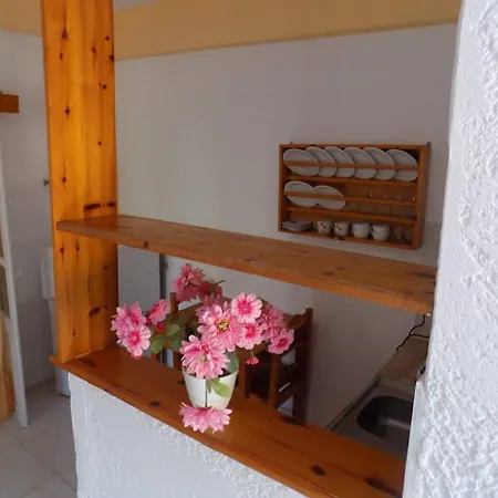 Mary Popi Aparthotel